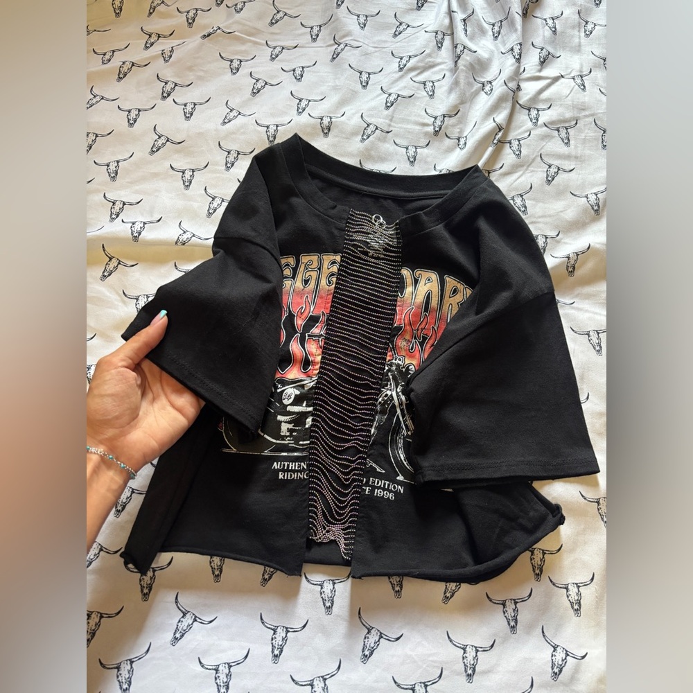 Xs Legendary Middle Chain Crop Top